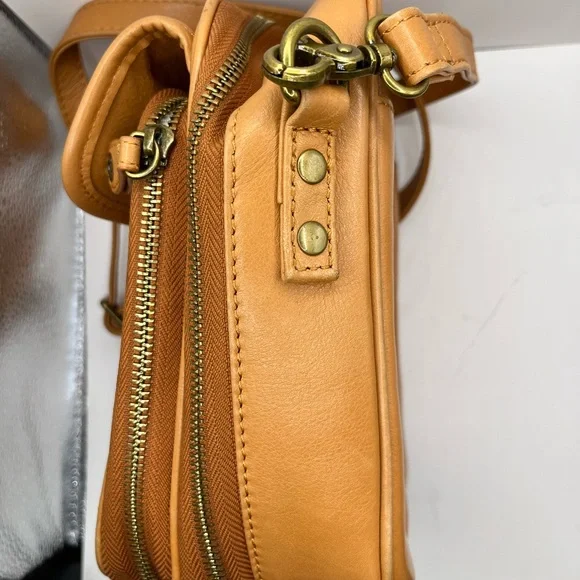 Minooy Naya Small Tan Leather Women's Crossbody Bag - Picture 4 of 13